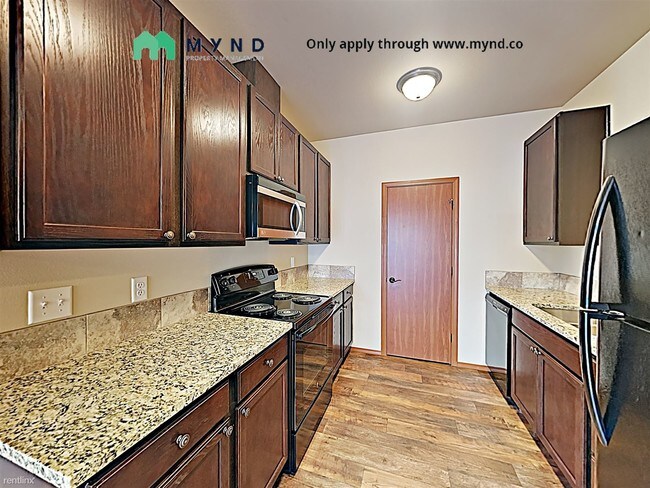 Foto del edificio - 3 br, 2 bath  - 3001 Willow St Unit 2