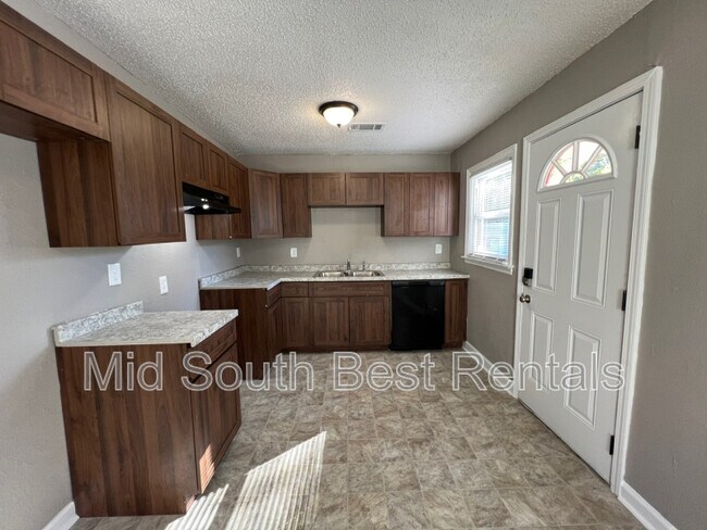 Foto del edificio - 1767 S Wellington St