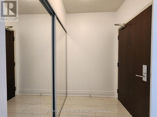 Building Photo - 1 Upper Duke Crescent