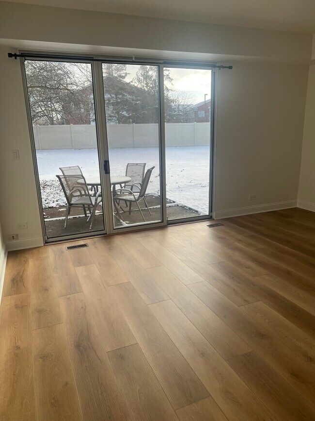 Foto del edificio - 1146 Regency Dr