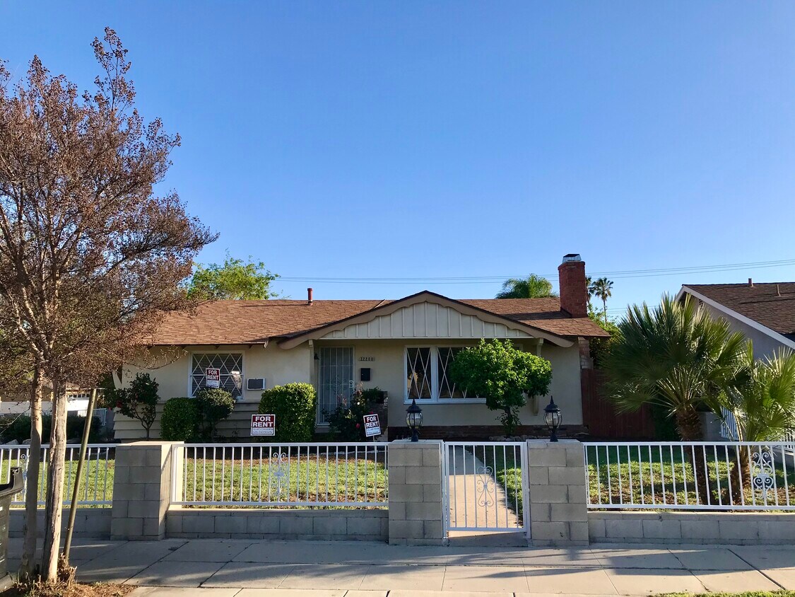 22200 Roscoe Blvd, Los Angeles, CA 91304 House Rental in Los Angeles