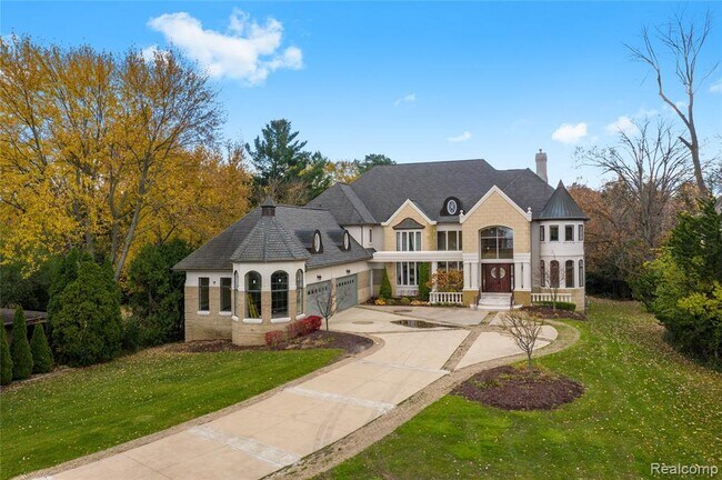 Foto del edificio - 3425 W Long Lake Rd