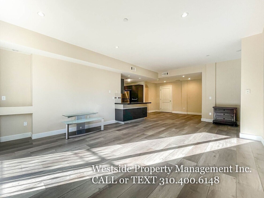 Primary Photo - 3 br, 3.5 bath House - 10930 National Blvd...