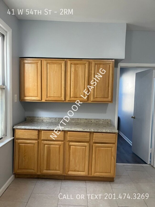 Foto del edificio - 41 W 54th St