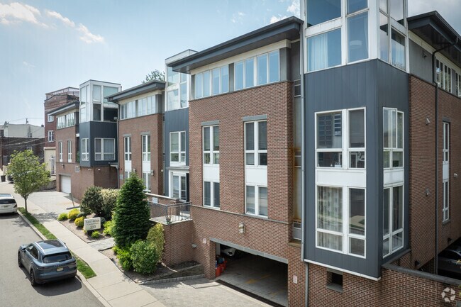 Foto del edificio - East Ridge Condominiums