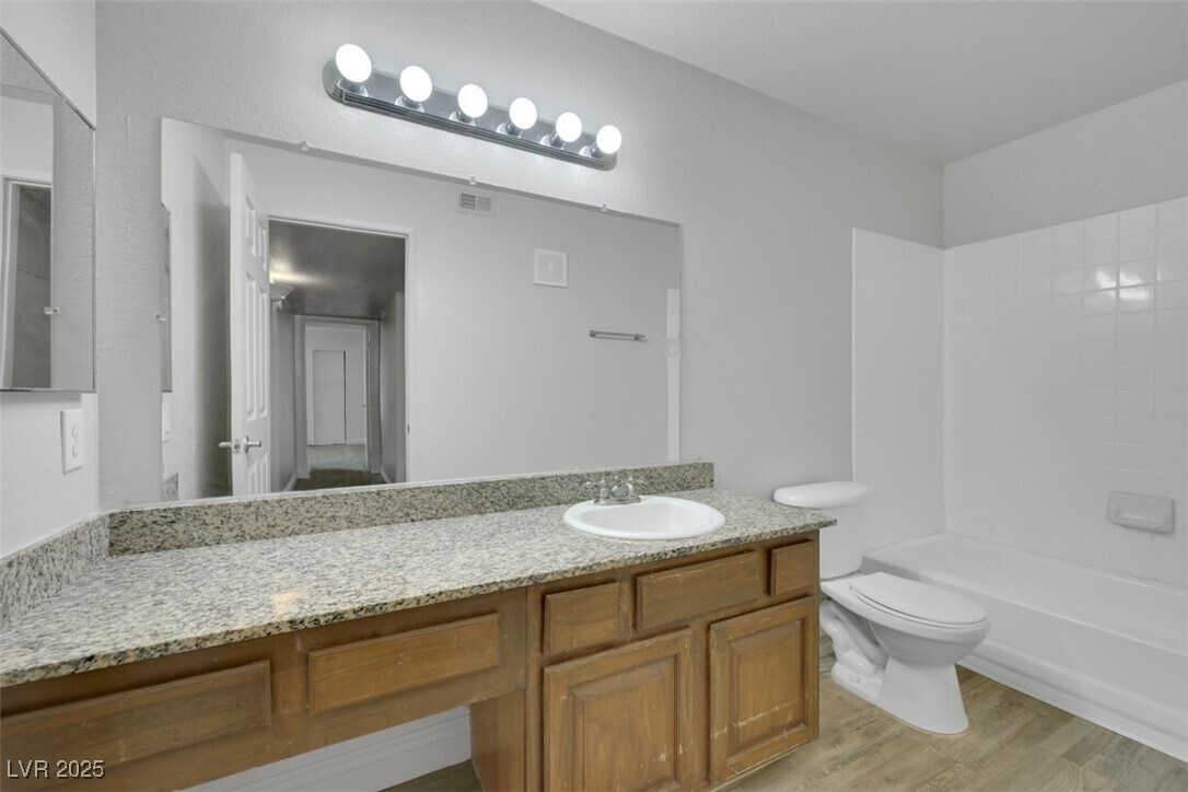 Foto del edificio - 6500 W Lake Mead Blvd