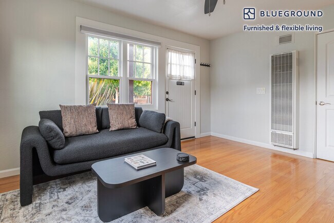 Foto del edificio - 323 Hawthorne Ave