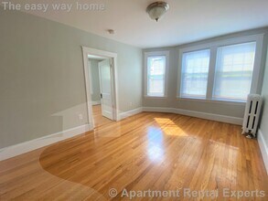 Building Photo - 156-158 Summer St Unit #414