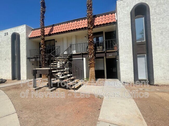 Building Photo - 1405 E Vegas Valley Dr