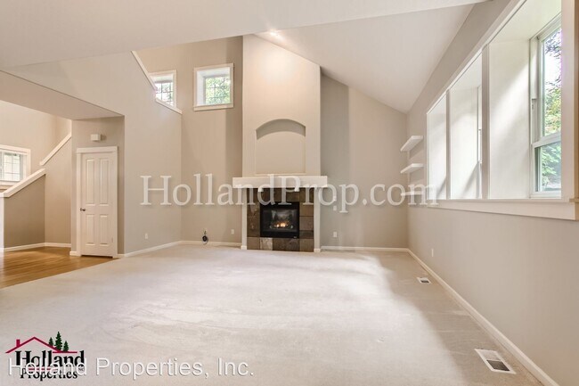Building Photo - 3 br, 2.5 bath House - 2305 Tannler Dr