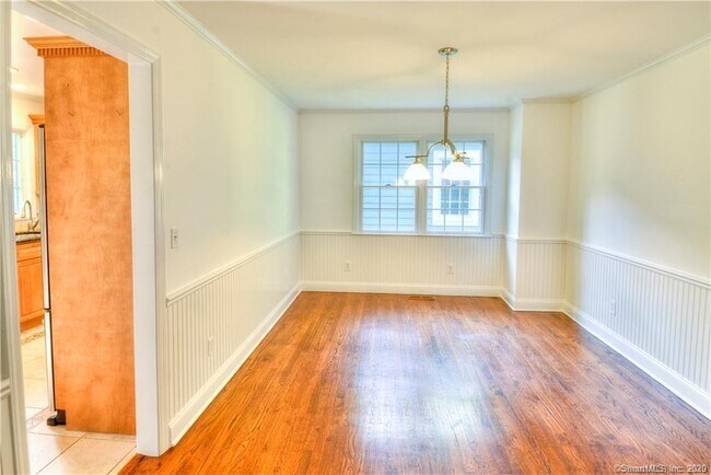 Building Photo - 68 Skyview Dr