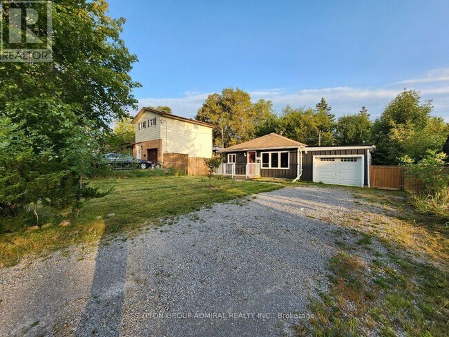 Photo du bâtiment - 141 Silas Blvd