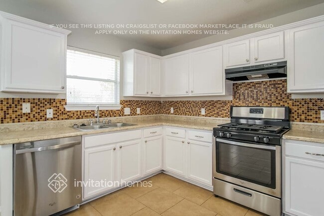 Building Photo - 14820 Lipton Ln