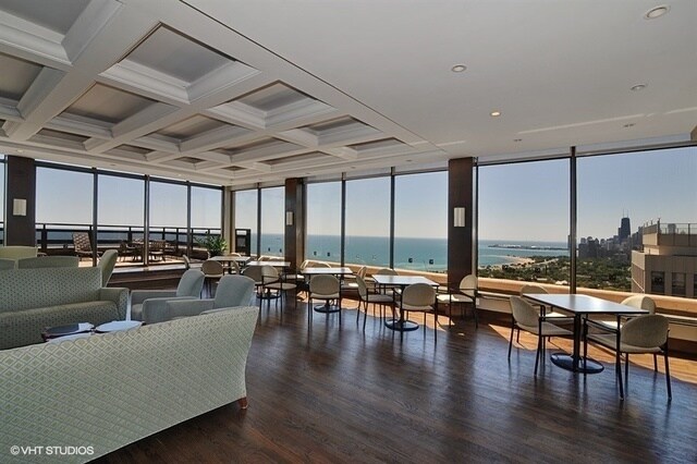 Foto del edificio - 2650 N Lakeview Ave