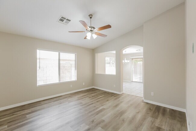 Foto del edificio - 21138 N 92nd Ln