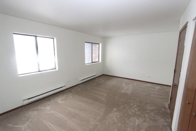 Building Photo - 419 Berkshire Dr