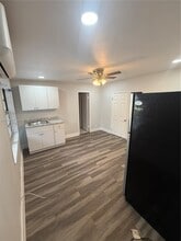 Building Photo - 531 NE 58th St