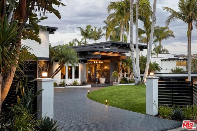 Building Photo - 0 Arenal Rd