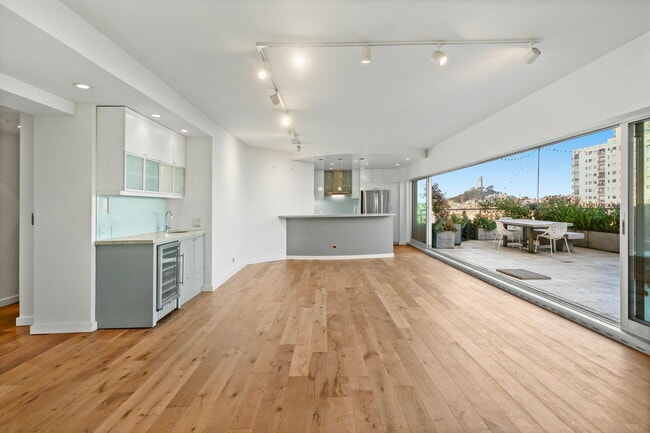 Building Photo - 30 Miller Pl