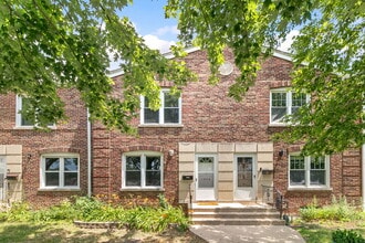Building Photo - 1004 S Taylor Ave