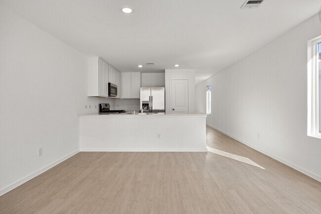 Foto del edificio - 31433 Moore Rd