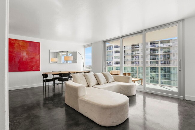 Photo - 1000 West Ave Apartment