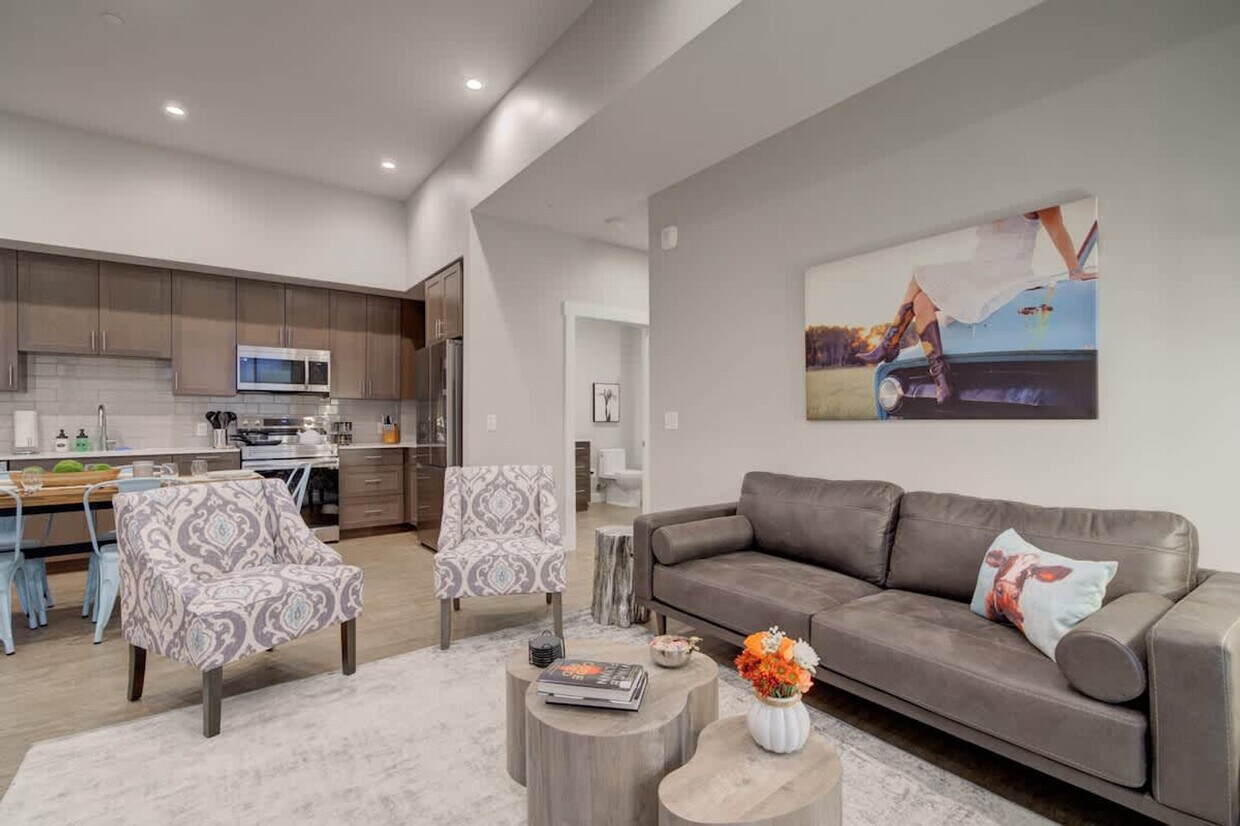 Foto principal - 110 W Beall St