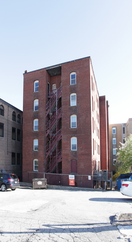 Foto del edificio - 18 Walnut Pl