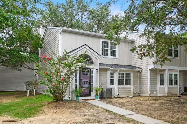 Building Photo - 1163 Monaco Dr