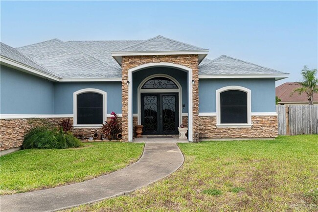 Building Photo - 824 Pine Lake Cir