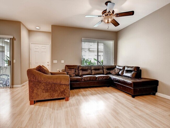 Foto del edificio - Beautiful 2bed/2.5bath townhome in Chula V...
