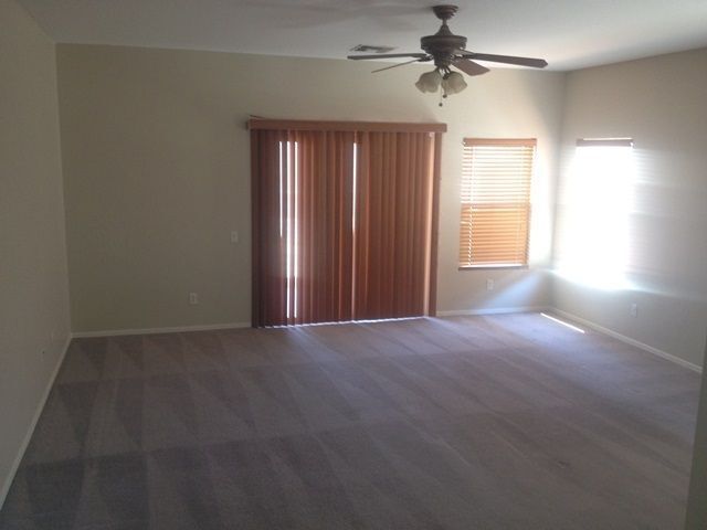 Foto del edificio - 17190 W Desert Ln