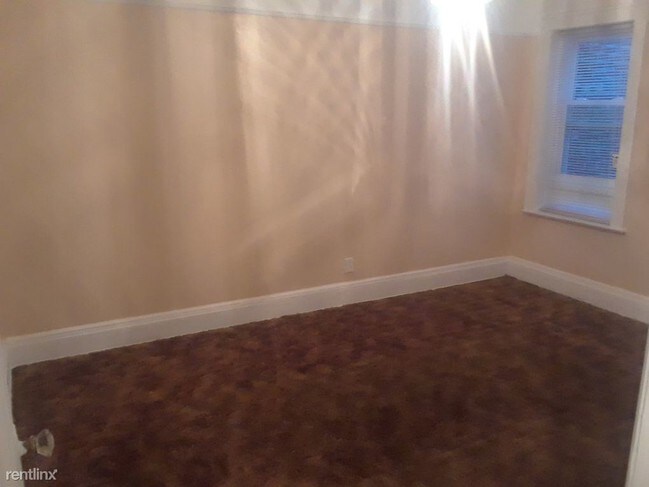 Building Photo - 2 br, 1 bath Apartment - 1299 E 37th St