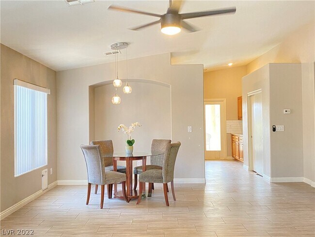 Building Photo - 6021 Sierra Medina Ave
