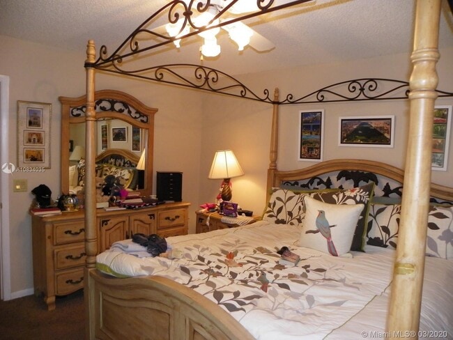 Building Photo - 2578 Camelot Ct