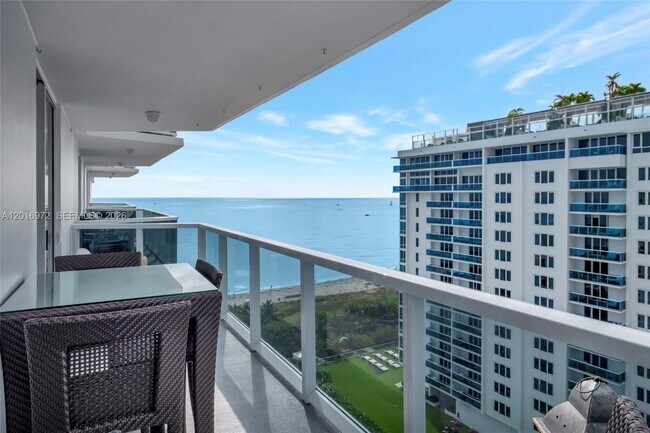 Foto del edificio - 2401 Collins Ave