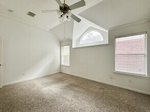 Building Photo - 73 E Montfair Blvd