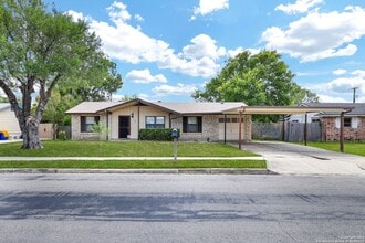 Building Photo - 166 Meadow Trail Dr