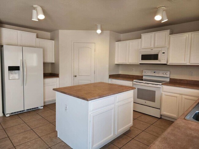 Foto del edificio - Large rental in Senita in Maricopa!