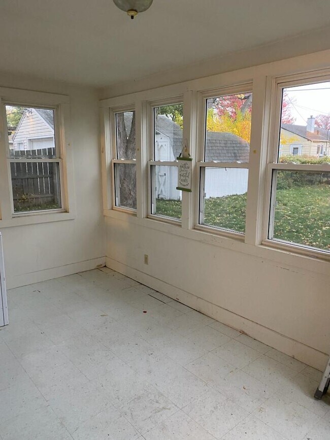 Three Season Room - 3715 15th Ave