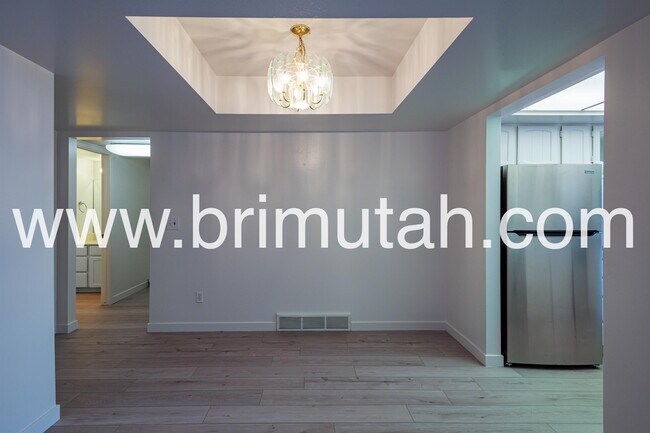 Foto del edificio - 5761 S Waterbury Cir