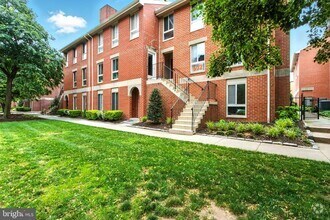 Building Photo - 508 S Charles St
