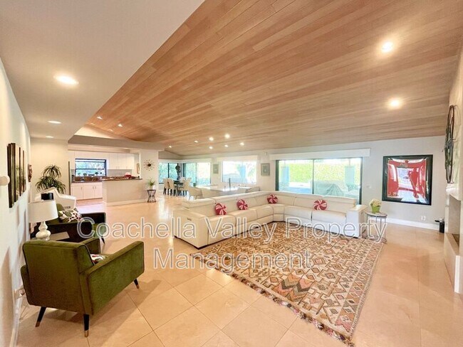 Foto del edificio - 48550 Valley View Dr