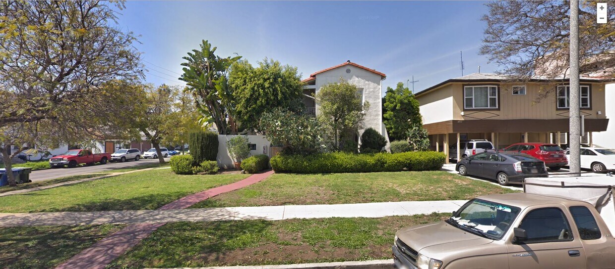 Primary Photo - 8619 Cashio St