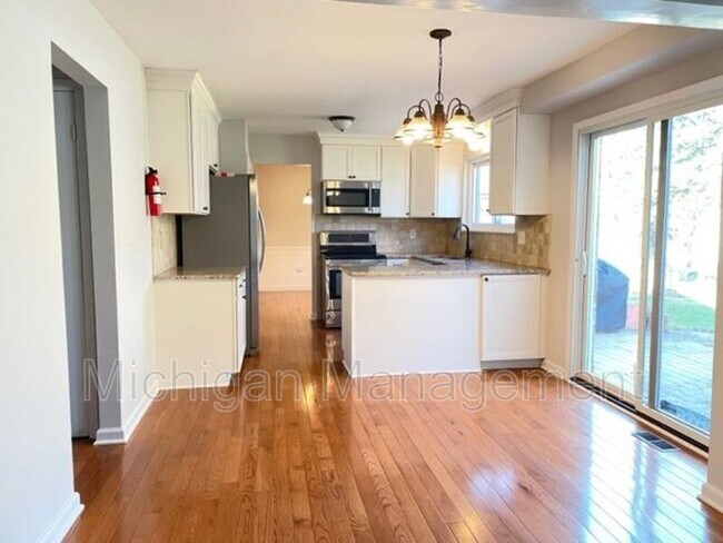 Foto del edificio - 8490 Westchester Ln