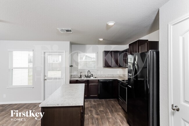 Foto del edificio - 13923 Morgan Terrace