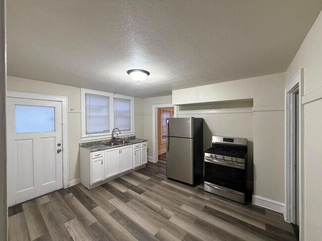 Foto del edificio - 2736 N 52nd St