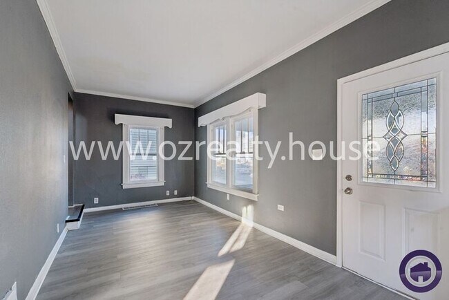 Foto del edificio - 4319 Parrakeet Ave