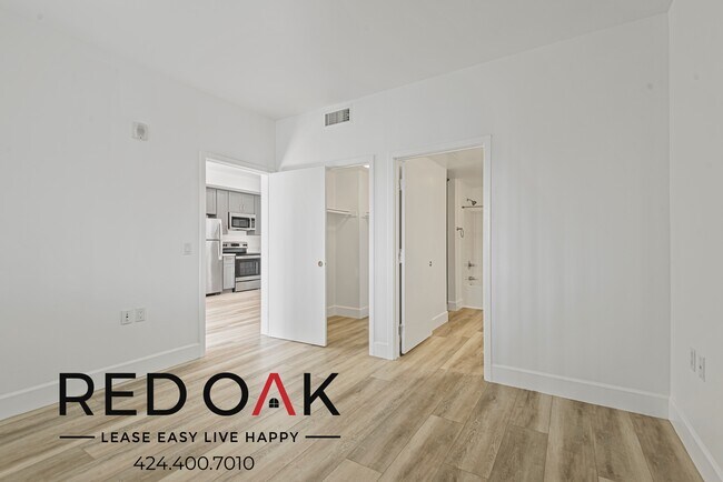 Foto del edificio - 5837 W Sunset Blvd