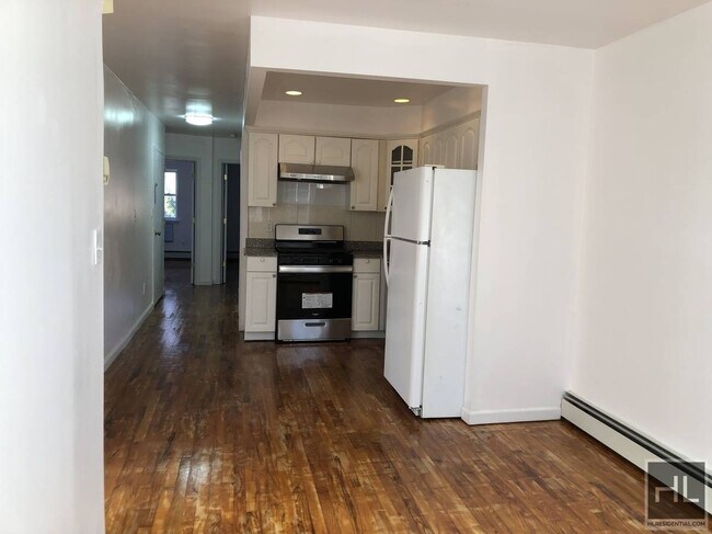 Building Photo - Amazing 3 bed 1 bath FLUSHING !!!
